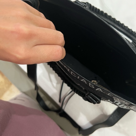 Authentic Balenciaga graffiti bag - Picture 5 of 6